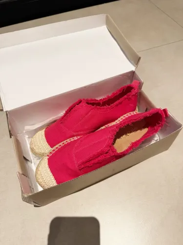 tênis slip on arezzo praticamente novo