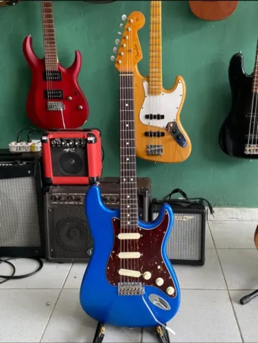 Guitarra Fender American Vintage 80´S
