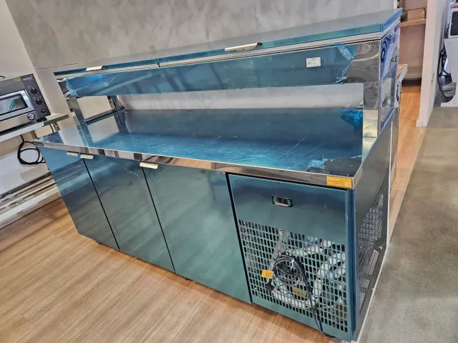 bancada refrigerada 2m de inox com condimentadora nova