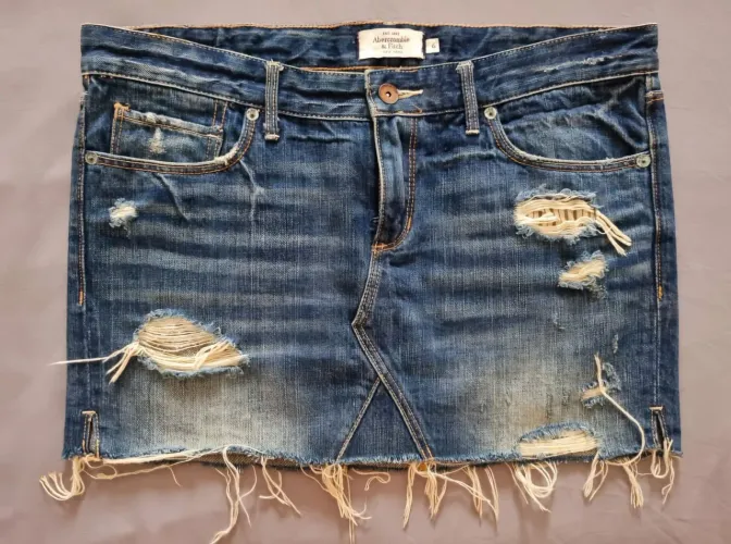 Saia Jeans Destroyed Abercrombie & Fitch