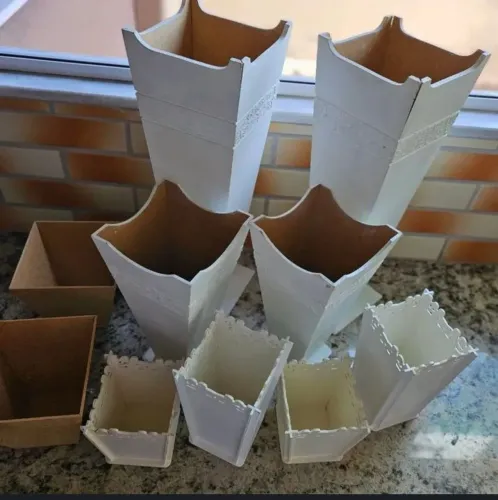 Kit vasos mdf + bolas de isopor oca 2 partes 