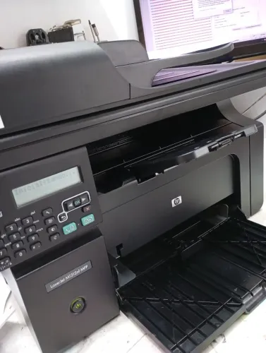 Impressora Multifuncional HP LaserJet M1212nf