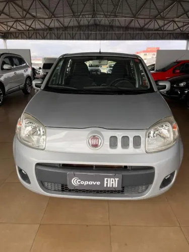 Fiat Uno Attractive 1.4 EVO Fire Flex 8V 4P 2011