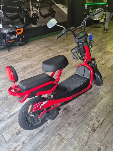 Scooter Elétrica Golden Bull