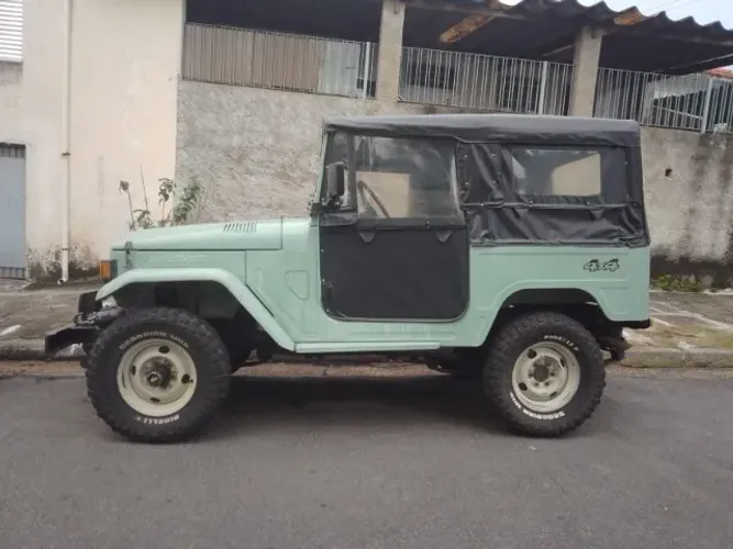 Toyota Band.Jipe Capota de Lona Diesel 1986