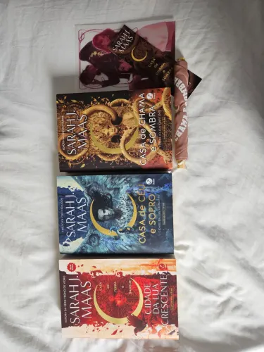 Coleção Sarah J. Maas: Casa de Céu e Sopro + Outros! Trilogia!