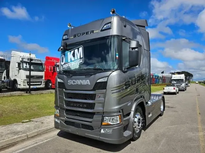 Scania R460 SUPER Ano 25 0km Tração 4x2 Farol de Teto Geladeira Ar Digital