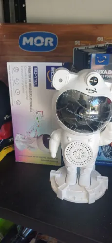 Caixa de Som Projetor de Nebulosas Astronauta - Átomo