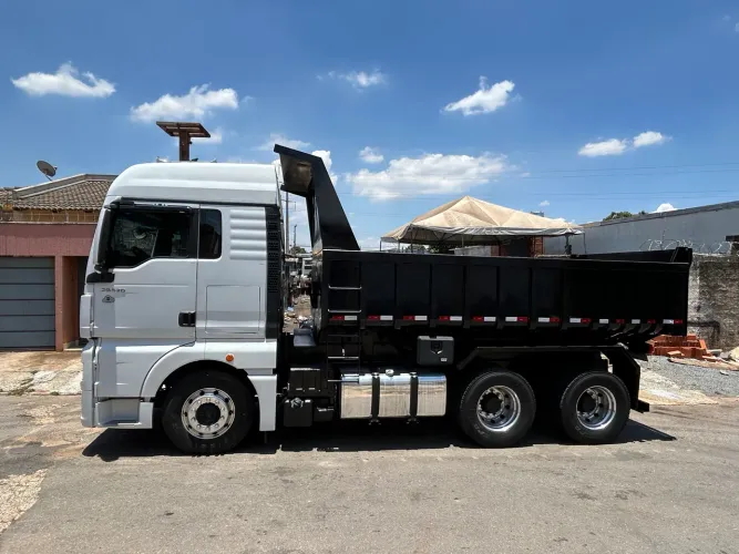 Caminhão Caçamba - Meteor 2022