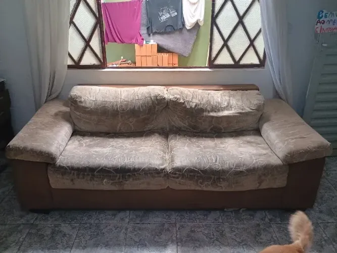 Dois Sofas de 3 lugares DOAÇÃO RETIRADA O MAIS BREVE POSSÍVEL