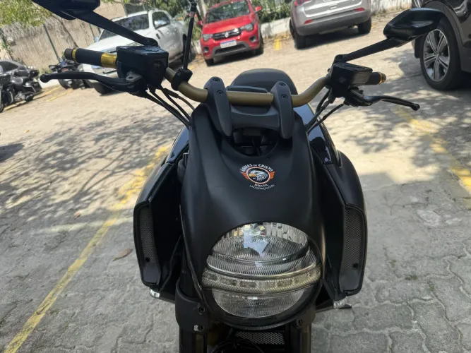 ? Ducati Diavel 2013 - Potência, estilo e exclusividade!