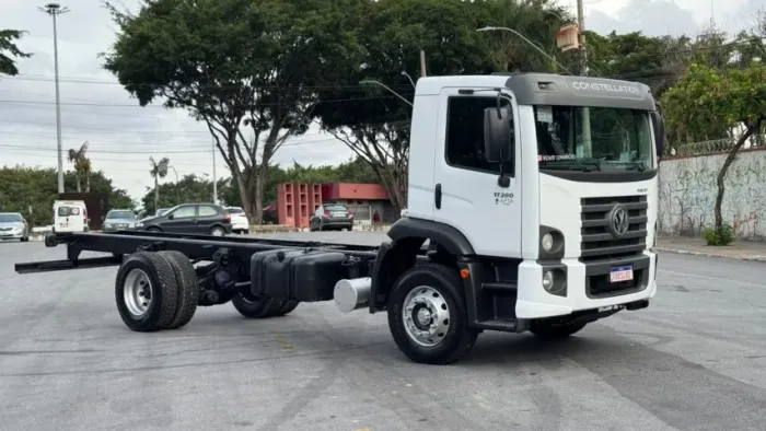 Venda de Caminhão Toco 6cc no chassi