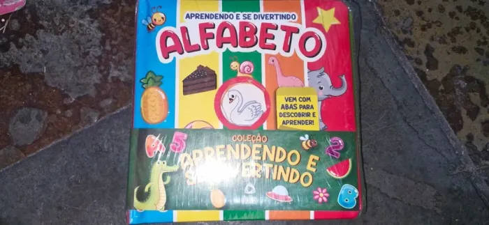 Livro aprendendo e se divertindo alfabeto, 1 palavras, cores e números. Novo