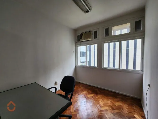 Sala com 33 m2 na Senador Dantas
