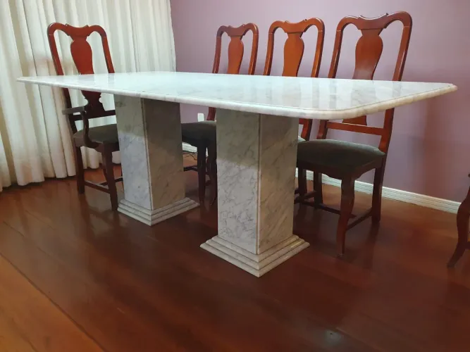 Mesa de mármore 