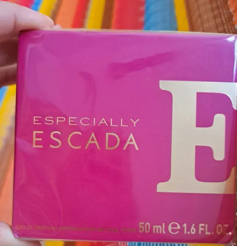 Eua de  Parfum Especially Escada 50ml 