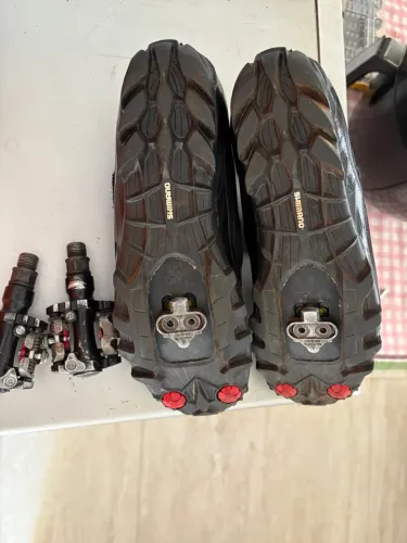 Sapatilha Shimano MTB com Pedais