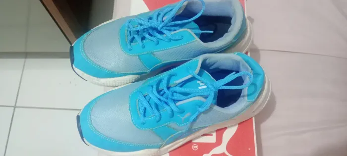 Vendo tênis unissex tamanho 38