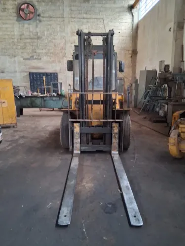 Empilhadeira hyster 55-a diesel funcionando vendo ou troco