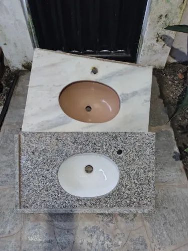 Pia de banheiro com cuba em mármore