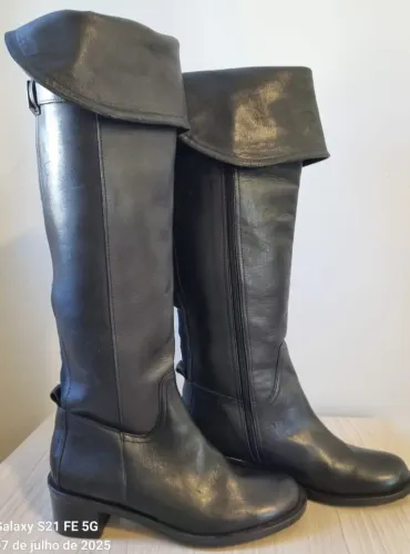 Bota Santa Lolla em couro _ Cano alto