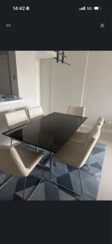 Mesa sala de jantar, com 6 cadeiras 