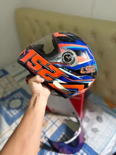 Capacete lS2