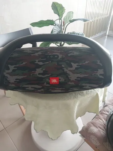 Jbl bombox 1
