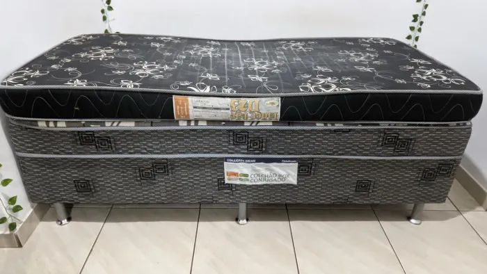 Cama Box Solteiro com Colchão e Lençóis