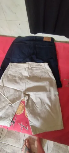 Duas bermudas tam 40 usada às duas por 70