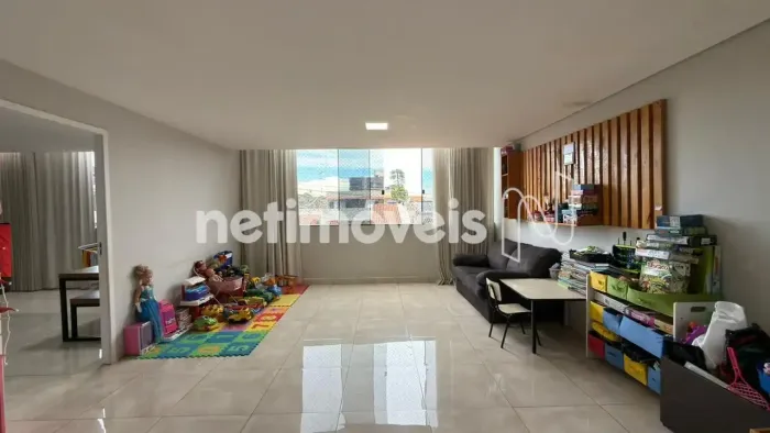 SOBRADO - CONJUNTO DE 4 LOJAS + APARTAMENTO DE 4 QUARTOS