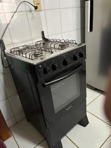 Fogão Usado Atlas 4 Bocas Mônaco Plus com Mesa de Inox e Acendimento Automático - Preto