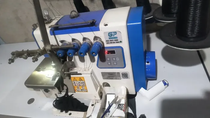 Máquina de costura interloque 
