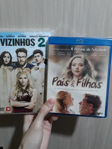 Blu-ray Pais e Filhas + Dvd Vizinhos 2