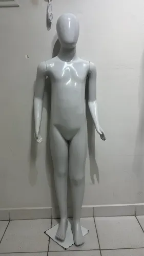 Maniquim infantil