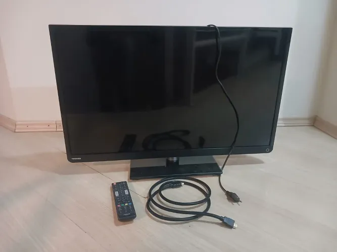 TV Toshiba 32L2400 + Controle + Cabo HDMI reforçado