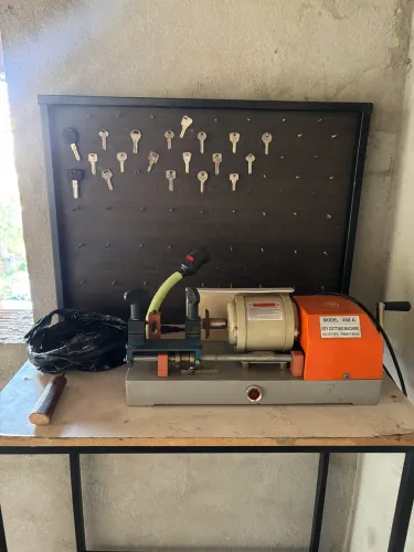 Máquina de copiar chave chaveiro