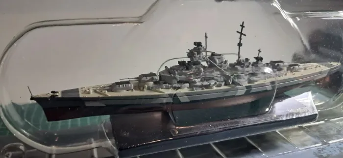 Maquete Diecast Navio Encouraçado BISMARCK - ALEMÃO - ESCALA 1/1200