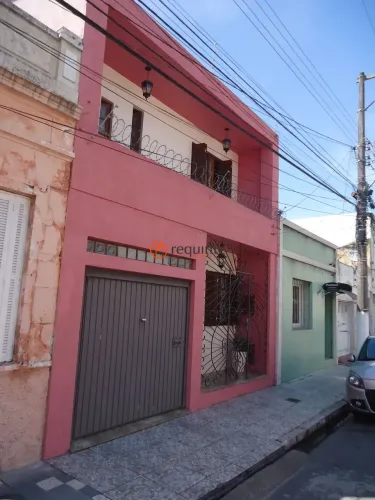 Excelente casa próximo a Brigada Militar