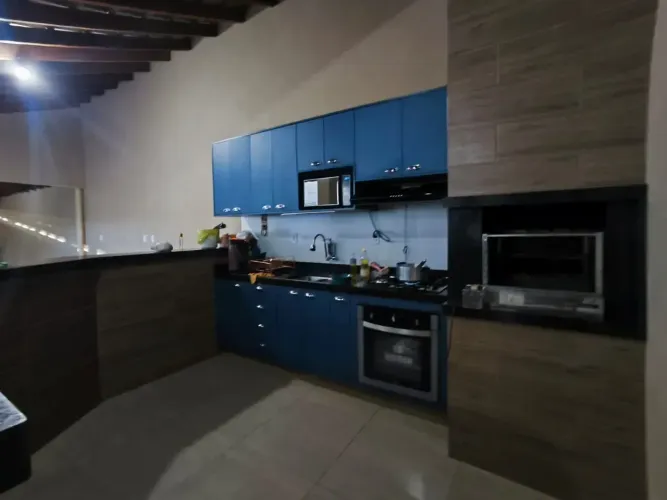 Imóvel para venda tem 172 metros quadrados com 2 quartos CASA À VENDA PARQUE DAS FLORES