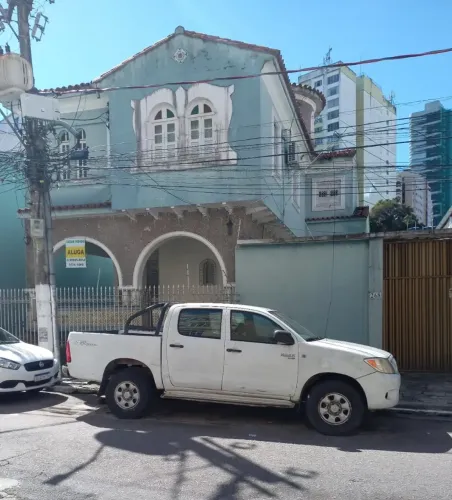 Imóvel para aluguel com 600 metros quadrados com 6 quartos em Batista Campos - Belém - PA