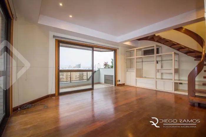Cobertura à venda no bairro Bela Vista, 361 m² com 3 dormitórios/quartos.