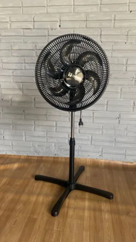 Ventilador voltagem 220 novo na caixa 