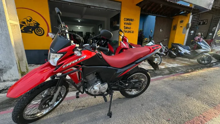 Bros 160 2024 - Financiamento em 48x e cartão em 18x