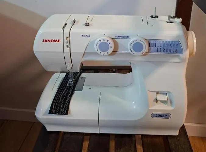 Máquina de Costura Janome 2008P