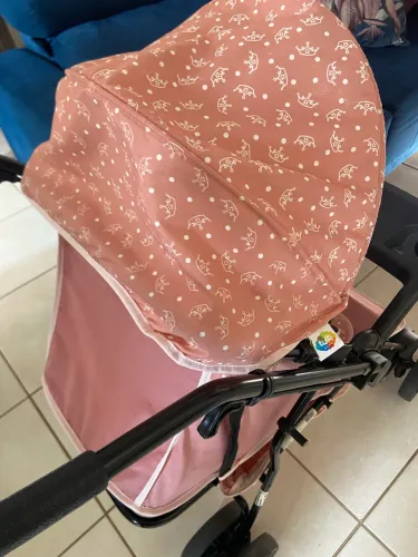 Carrinho de bebê feminino