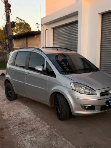 Fiat Idea Attractive 1.4 Fire Flex 8V 5P 2013