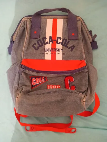 Mochila Coca cola University usada em bom estado