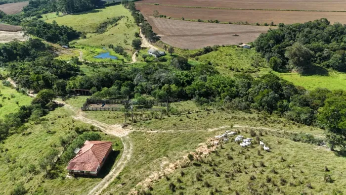 *EXCELENTE SÍTIO A VENDA EM SÃO MIGUEL ARCANJO - SP* ?? Formação: Agricultura e Pecuária Á