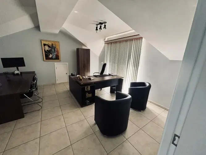 Aluga sala ampla no Centro